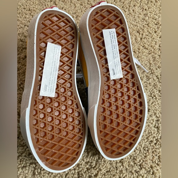 Bran New Vans Skate Hi - Picture 4 of 4